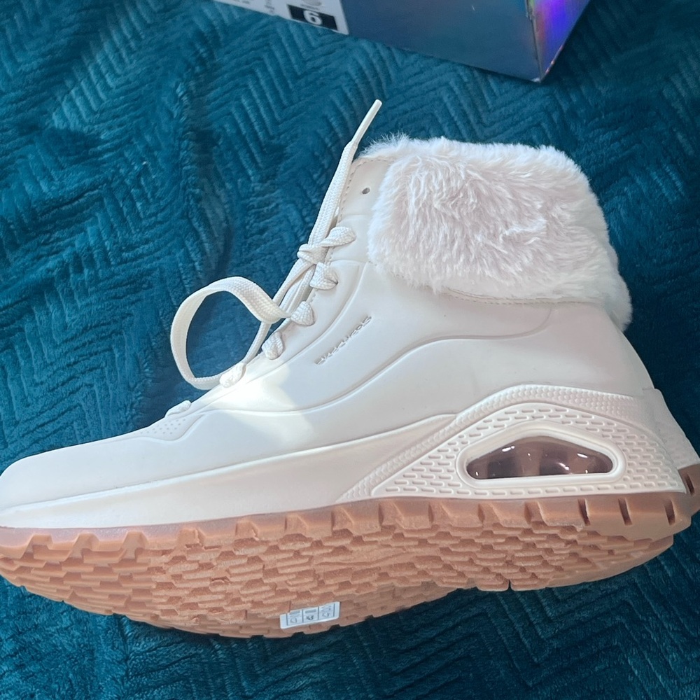 Skechers Fur-Lined Winter Boots Air Cooled Memory Foam - Picture 8 of 8
